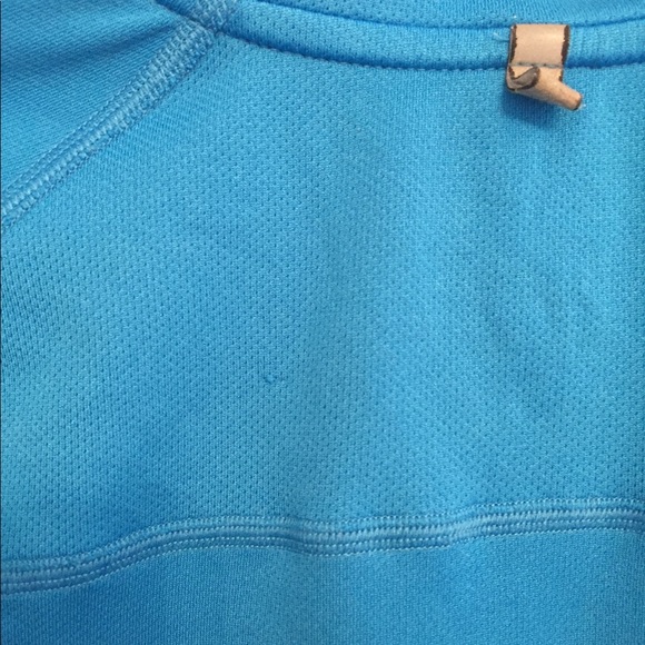 💐Nike Livestrong dry fit shirt - Picture 3 of 6